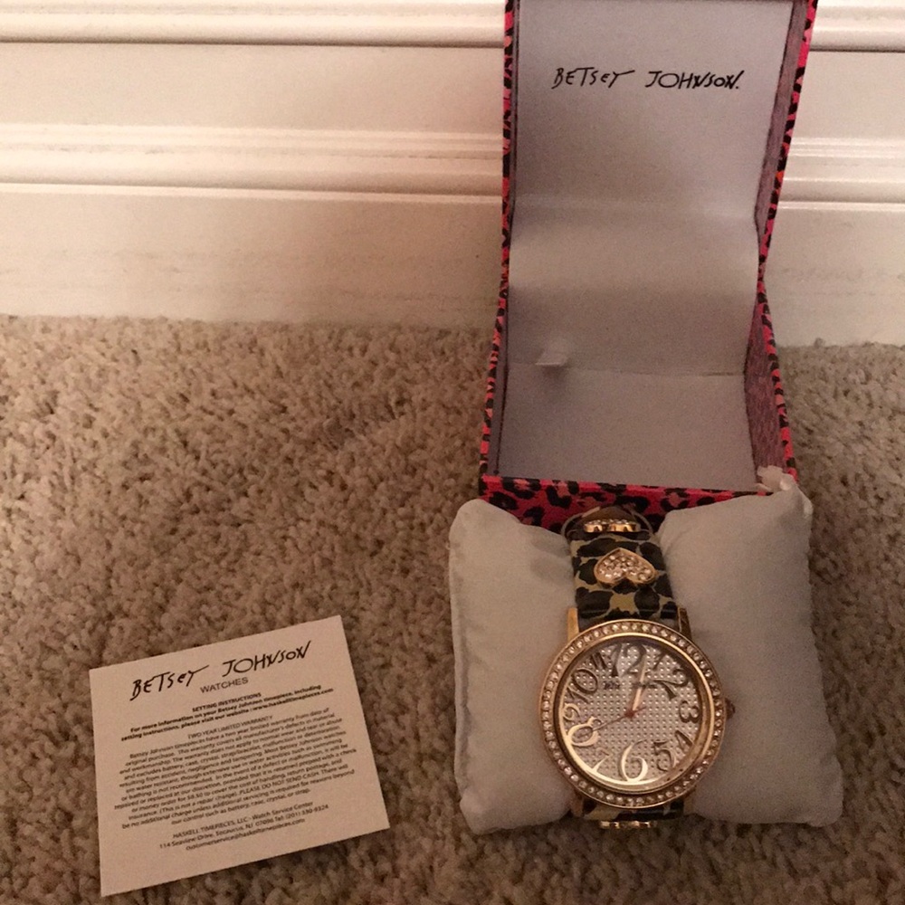 Women's watch Betsey Johnson NEVER WORN - Picture 3 of 3
